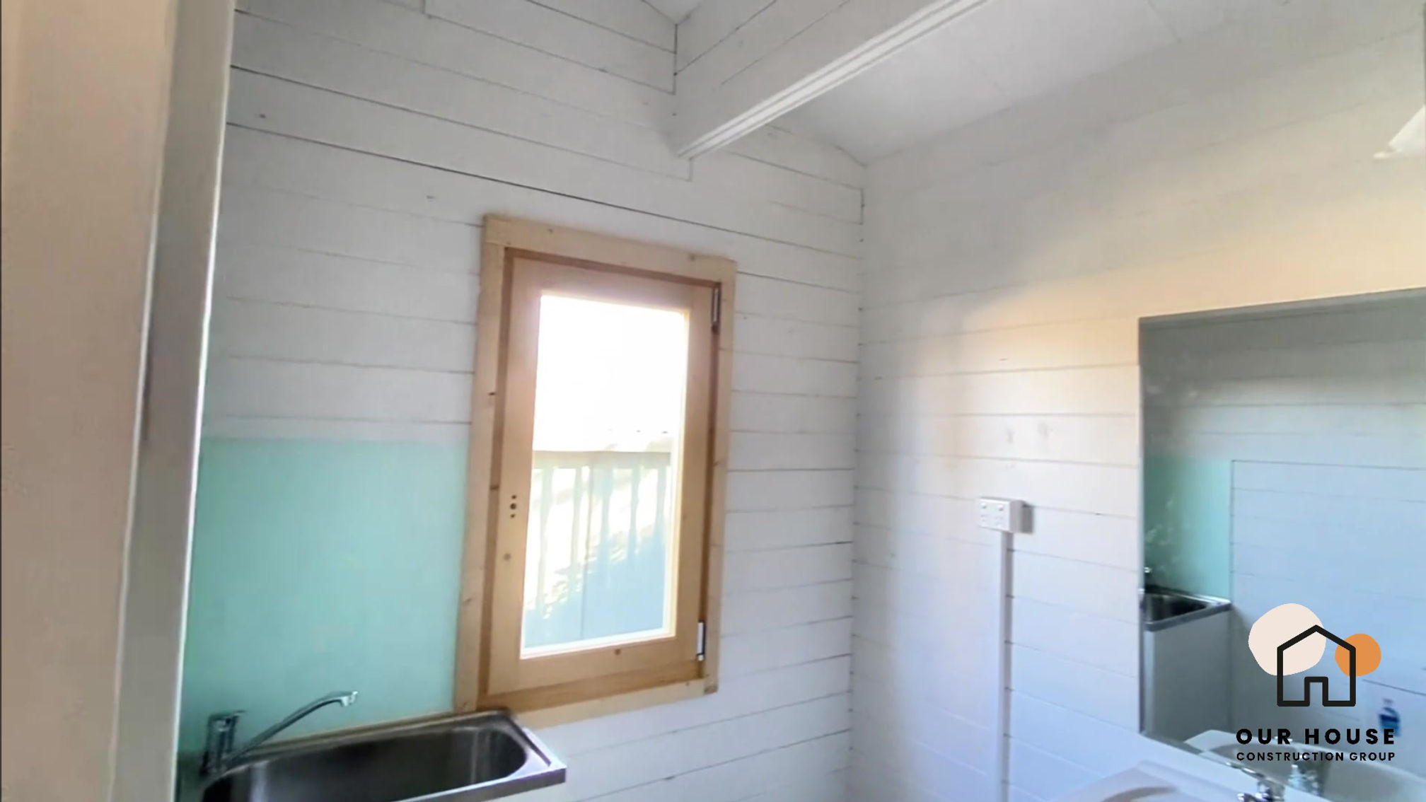 Stanthorpe – 2-Bedroom Timber Home with Full Amenities | Modern Design in Brisbane